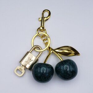 LV Gold Padlock Authentic 🔑 Luxury Bag Charm w/ Unbranded Apple Keychain